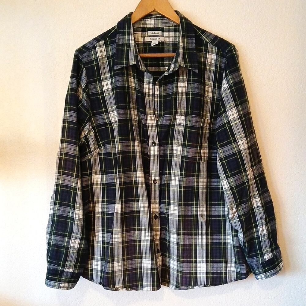 L.L. Bean Green Plaid Relaxed Fit Button Up Shirt *Missing Button